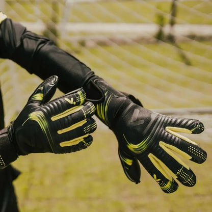 Storelli Silencer Menace GK Glove